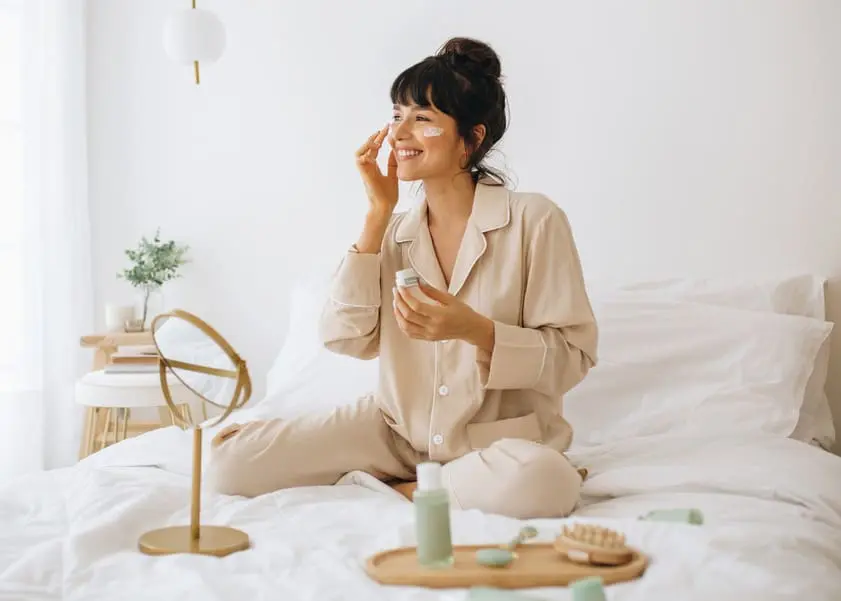 10 Tips to Save Money on Beauty Products