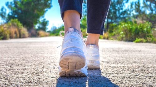 Precisa realmente de caminhar 10.000 passos por dia?
