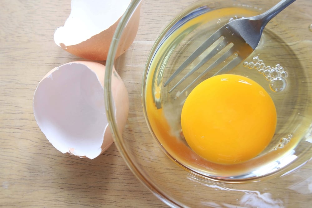 raw eggs can poison you