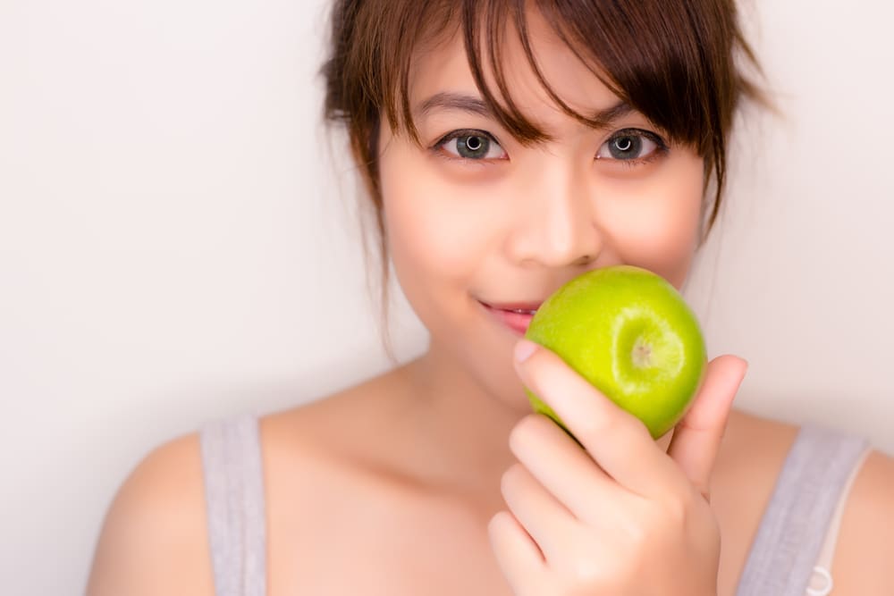 1日1個リンゴを食べたら、本当に健康になった!